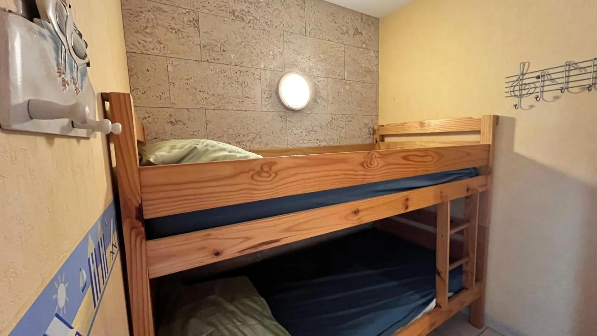Zeezicht V - 1 Bedroom Apartment With Frontal Seaview T50 Ostend
