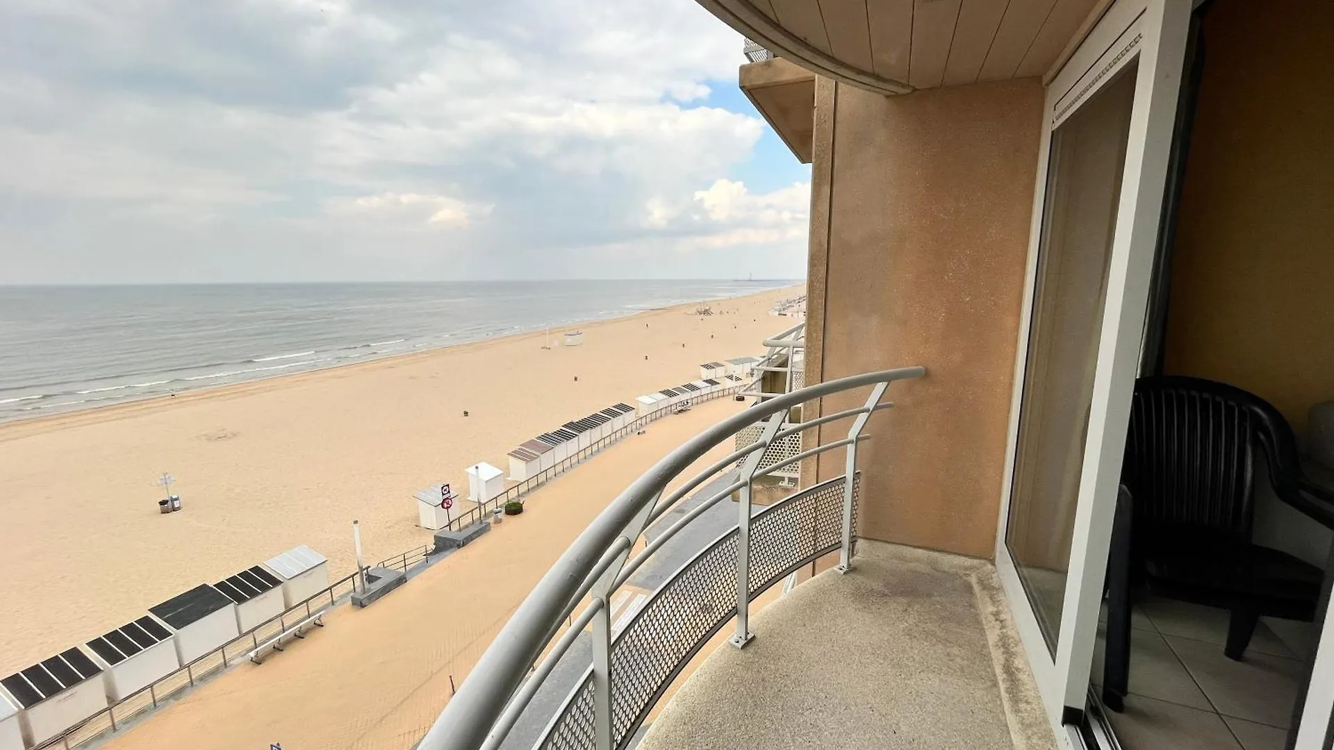 Zeezicht V - 1 Bedroom Apartment With Frontal Seaview T50 Ostend