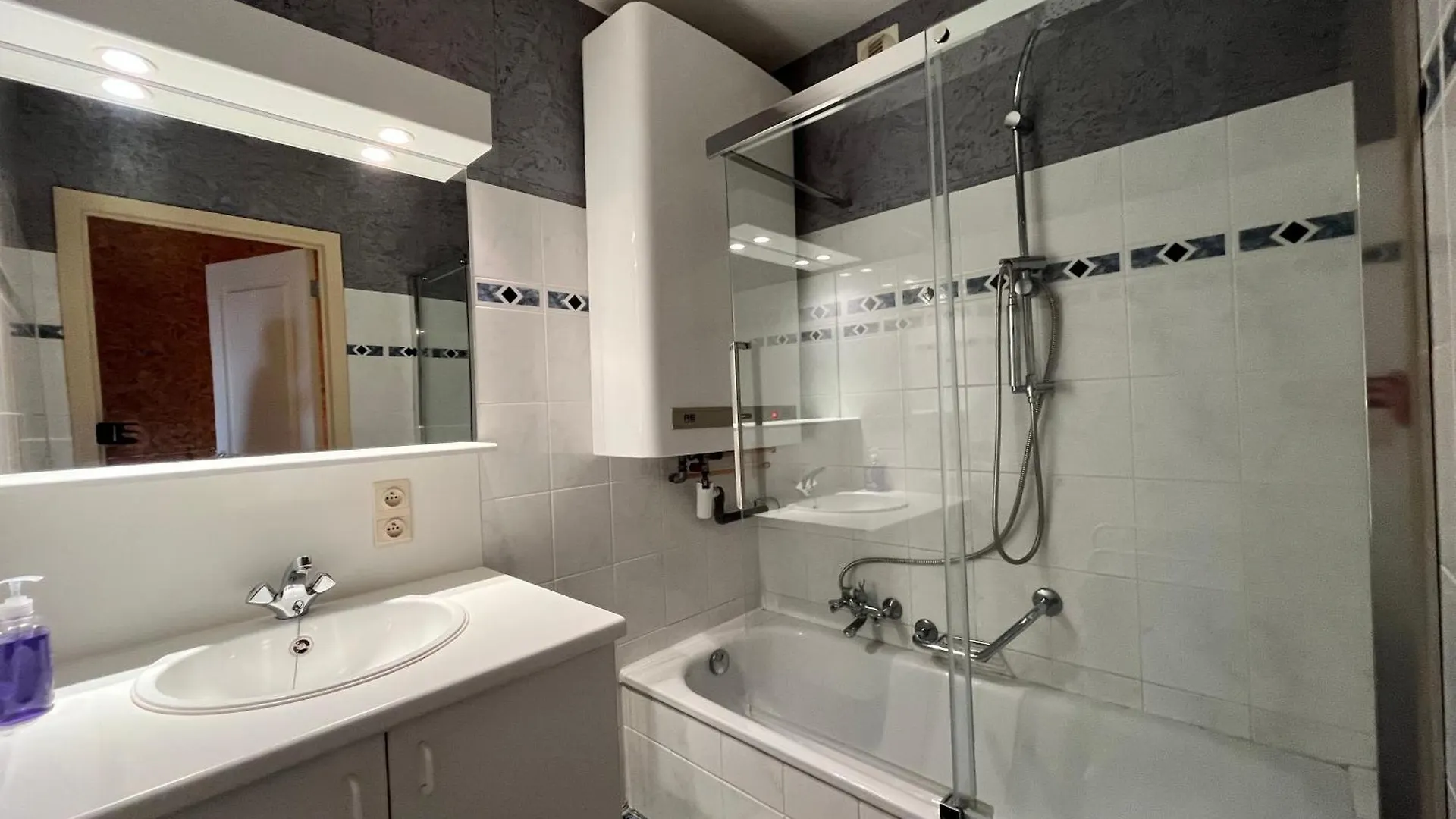 Zeezicht V - 1 Bedroom Apartment With Frontal Seaview T50 Ostend